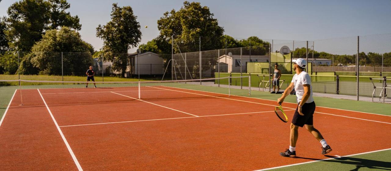 Mobil Home Excellence 6 Personnes Au Camping Mer Et Soleil, Saint George D'Oleron Les Sables Vignier Экстерьер фото